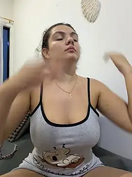 Snapshot of eva_y_marcelo chatting on July 28, 10:21 am eva y marcelo online show from July 28, 10:21 am