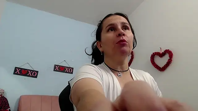 victoria jones online show from November 15, 12:45 pm