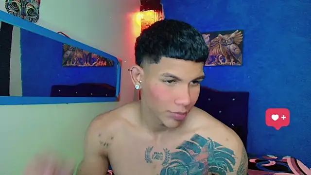 Snapshot of Damian_latinxxx chatting on January 26, 6:28 am Damian latinxxx online show from January 26, 6:28 am