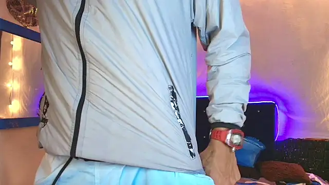 Snapshot of Damian_latinxxx chatting on February 12, 3:07 am Damian latinxxx online show from February 12, 3:07 am