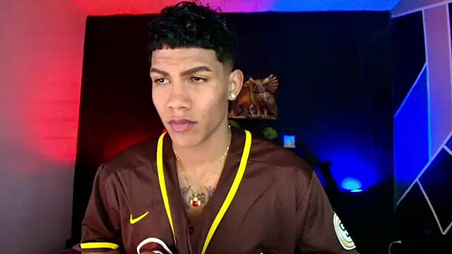 Snapshot of Damian_latinxxx chatting on March 5, 8:21 am Damian latinxxx online show from March 5, 8:21 am