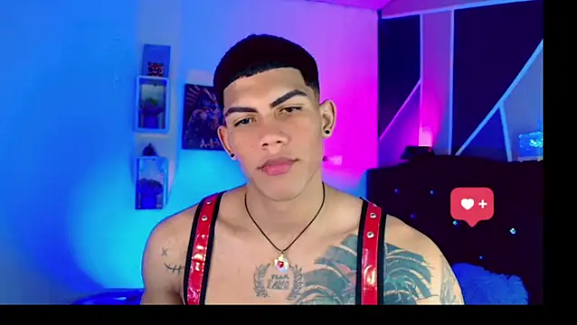 Snapshot of Damian_latinxxx chatting on March 18, 4:37 am Damian latinxxx online show from March 18, 4:37 am