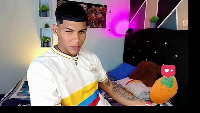 Snapshot of Damian_latinxxx chatting on March 21, 6:05 am Damian latinxxx online show from March 21, 6:05 am