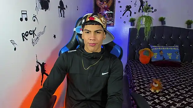 Snapshot of Damian_latinxxx chatting on September 10, 3:06 am Damian latinxxx online show from September 10, 3:06 am