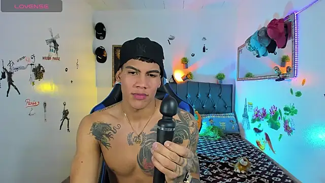 Snapshot of Damian_latinxxx chatting on September 29, 3:11 am Damian latinxxx online show from September 29, 3:11 am