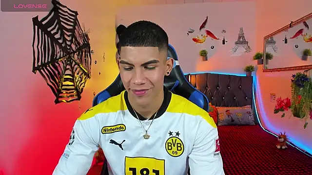 Snapshot of Damian_latinxxx chatting on October 7, 2:53 am Damian latinxxx online show from October 7, 2:53 am