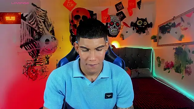 Snapshot of Damian_latinxxx chatting on October 11, 3:06 am Damian latinxxx online show from October 11, 3:06 am