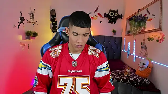 Snapshot of Damian_latinxxx chatting on November 1, 3:19 am Damian latinxxx online show from November 1, 3:19 am