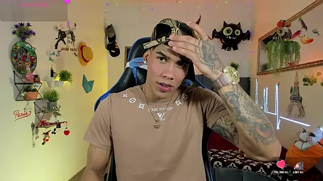 Snapshot of Damian_latinxxx chatting on November 9, 3:05 am Damian latinxxx online show from November 9, 3:05 am