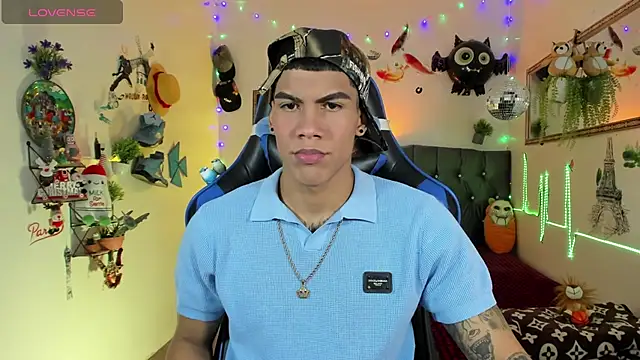 Snapshot of Damian_latinxxx chatting on November 19, 3:06 am Damian latinxxx online show from November 19, 3:06 am