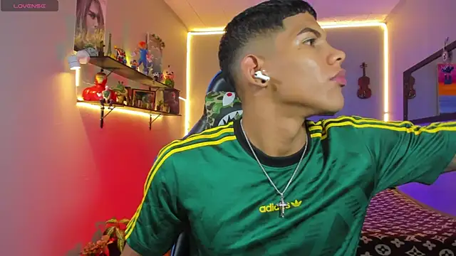 Damian latinxxx online show from July 10, 9:01 am