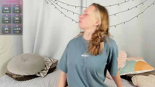 Snapshot of bubble_bbb chatting on February 1, 4:24 am bubble bbb online show from February 1, 4:24 am