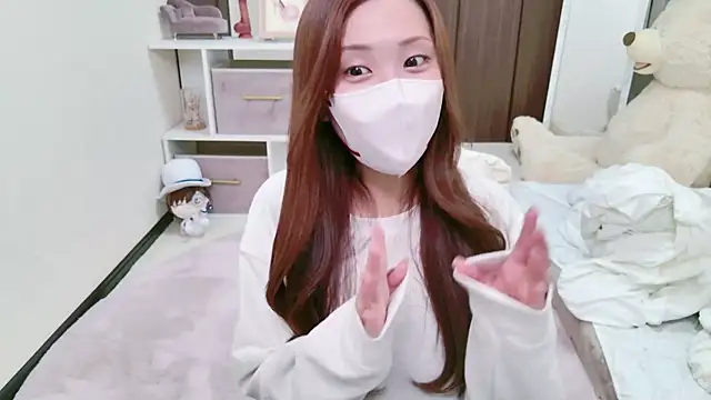 Snapshot of -SHINON- chatting on December 6, 3:55 pm -SHINON- online show from December 6, 3:55 pm