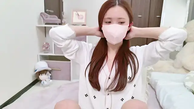 Snapshot of -SHINON- chatting on December 8, 11:14 am -SHINON- online show from December 8, 11:14 am