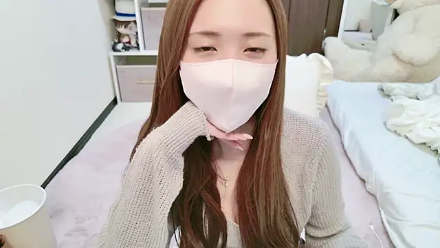 Snapshot of -SHINON- chatting on December 23, 11:25 am -SHINON- online show from December 23, 11:25 am