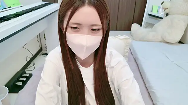 Snapshot of -SHINON- chatting on February 9, 8:54 am -SHINON- online show from February 9, 8:54 am