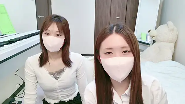 Snapshot of -SHINON- chatting on February 11, 10:04 am -SHINON- online show from February 11, 10:04 am
