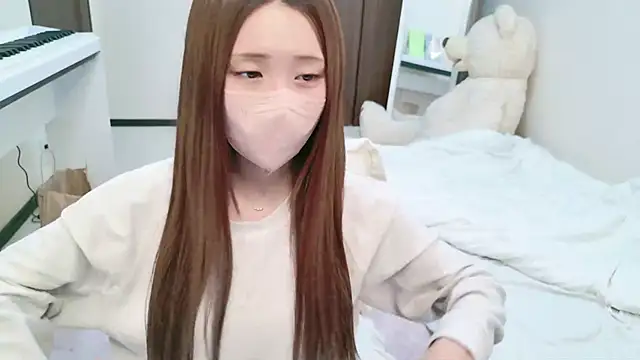 Snapshot of -SHINON- chatting on February 28, 1:25 pm -SHINON- online show from February 28, 1:25 pm
