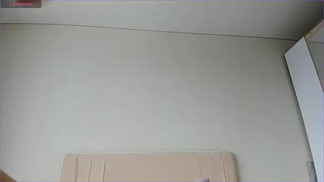 Snapshot of sweety_vikky chatting on February 27, 3:25 am sweety vikky online show from February 27, 3:25 am