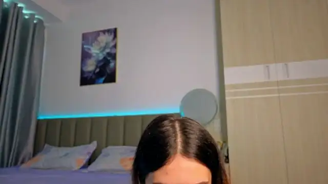 Snapshot of sweety_vikky chatting on July 7, 12:13 am sweety vikky online show from July 7, 12:13 am
