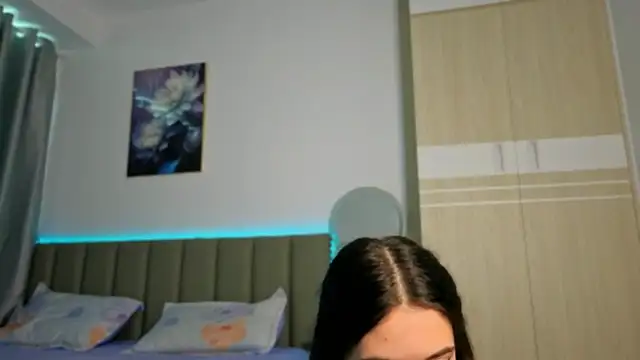 Snapshot of sweety_vikky chatting on July 10, 12:04 am sweety vikky online show from July 10, 12:04 am