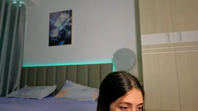 Snapshot of sweety_vikky chatting on July 14, 12:13 am sweety vikky online show from July 14, 12:13 am