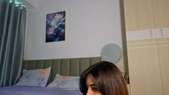 Snapshot of sweety_vikky chatting on July 15, 12:05 am sweety vikky online show from July 15, 12:05 am