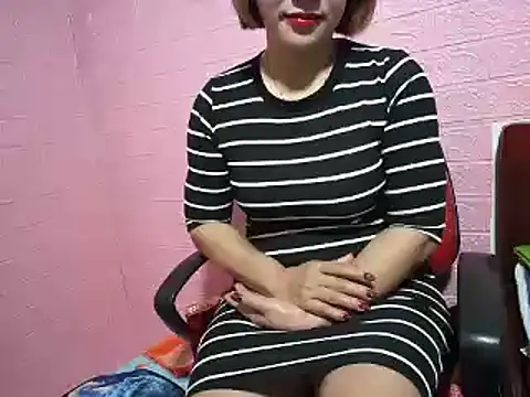 Snapshot of Mama-BigPussy chatting on December 14, 8:56 am Mama-BigPussy online show from December 14, 8:56 am