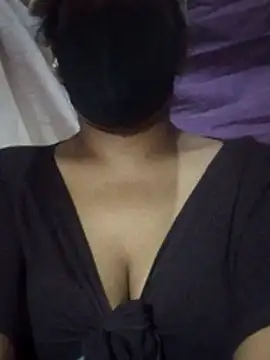 Snapshot of Tharukasenevirathne chatting on June 20, 5:38 pm Tharukasenevirathne online show from June 20, 5:38 pm
