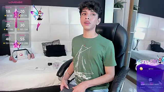 Snapshot of Santy_carrington chatting on December 7, 9:17 am Santy carrington online show from December 7, 9:17 am