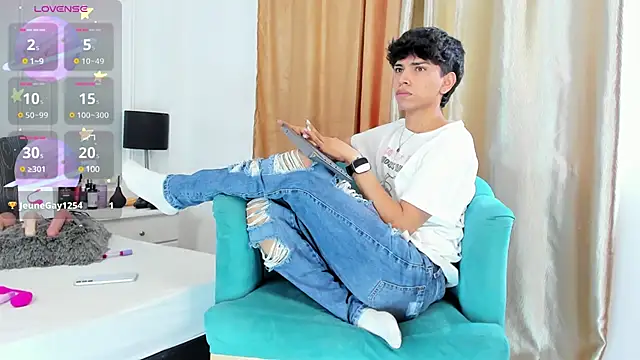 Snapshot of Santy_carrington chatting on January 24, 3:55 pm Santy carrington online show from January 24, 3:55 pm