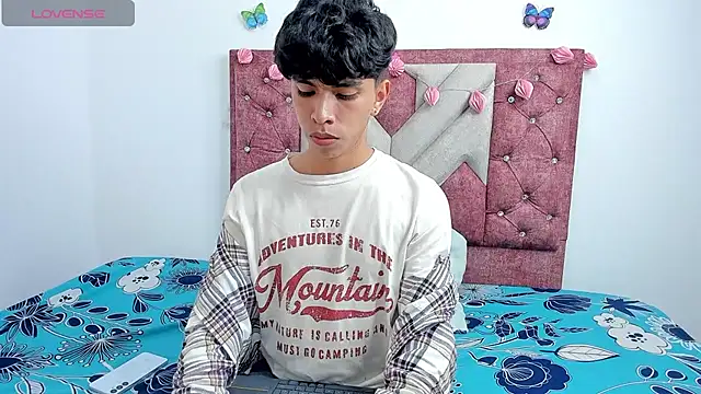 Snapshot of Santy_carrington chatting on March 19, 5:30 am Santy carrington online show from March 19, 5:30 am