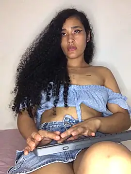 Snapshot of jaderossxx chatting on January 25, 4:13 am jaderossxx online show from January 25, 4:13 am