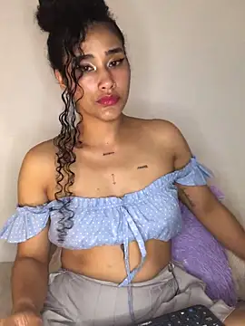 Snapshot of jaderossxx chatting on February 4, 10:13 pm jaderossxx online show from February 4, 10:13 pm