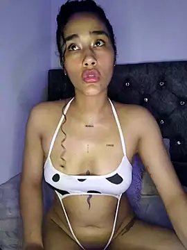 Snapshot of jaderossxx chatting on November 14, 12:09 am jaderossxx online show from November 14, 12:09 am