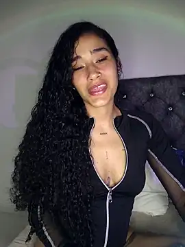 Snapshot of jaderossxx chatting on November 22, 4:11 am jaderossxx online show from November 22, 4:11 am