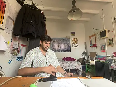 Snapshot of xxlbarcelona chatting on April 1, 11:44 am xxlbarcelona online show from April 1, 11:44 am