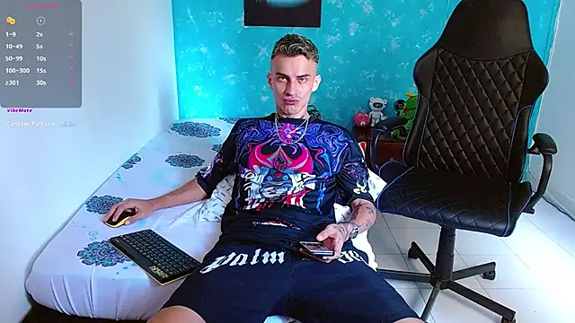 Snapshot of bray_hotboy777 chatting on December 1, 4:29 pm bray hotboy777 online show from December 1, 4:29 pm