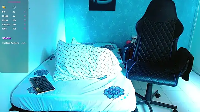 Snapshot of bray_hotboy777 chatting on December 8, 2:30 pm bray hotboy777 online show from December 8, 2:30 pm