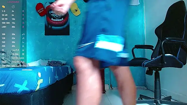 Snapshot of bray_hotboy777 chatting on December 11, 12:23 pm bray hotboy777 online show from December 11, 12:23 pm