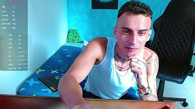 Snapshot of bray_hotboy777 chatting on December 13, 4:38 pm bray hotboy777 online show from December 13, 4:38 pm