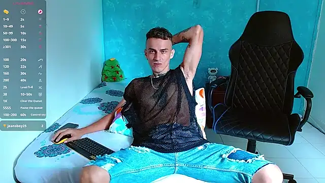 Snapshot of bray_hotboy777 chatting on January 2, 4:46 pm bray hotboy777 online show from January 2, 4:46 pm