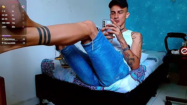 Snapshot of bray_hotboy777 chatting on February 9, 6:58 pm bray hotboy777 online show from February 9, 6:58 pm