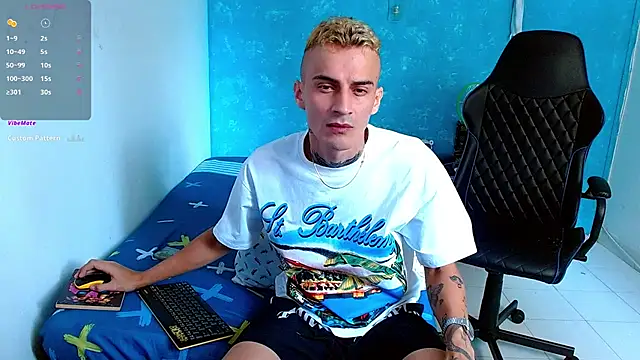 Snapshot of bray_hotboy777 chatting on March 1, 2:34 pm bray hotboy777 online show from March 1, 2:34 pm