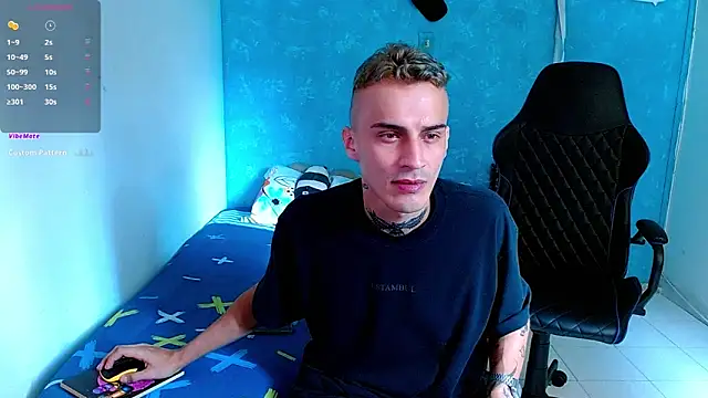 Snapshot of bray_hotboy777 chatting on March 7, 3:28 pm bray hotboy777 online show from March 7, 3:28 pm