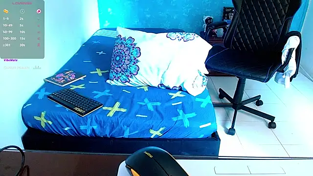 Snapshot of bray_hotboy777 chatting on March 9, 3:49 pm bray hotboy777 online show from March 9, 3:49 pm