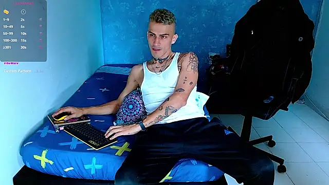 Snapshot of bray_hotboy777 chatting on March 14, 1:13 pm bray hotboy777 online show from March 14, 1:13 pm