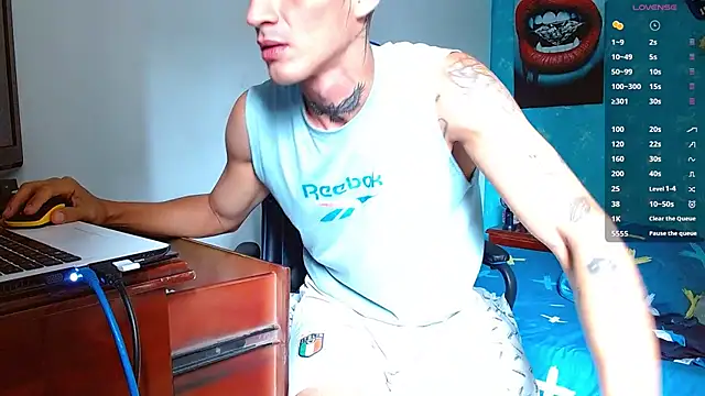 Snapshot of bray_hotboy777 chatting on September 12, 2:28 pm bray hotboy777 online show from September 12, 2:28 pm