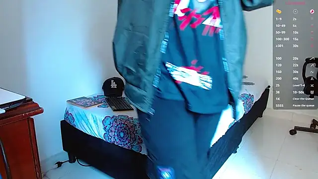 Snapshot of bray_hotboy777 chatting on September 21, 2:40 pm bray hotboy777 online show from September 21, 2:40 pm