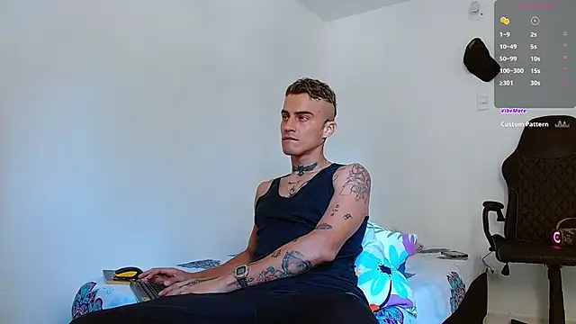 Snapshot of bray_hotboy777 chatting on September 25, 4:32 pm bray hotboy777 online show from September 25, 4:32 pm